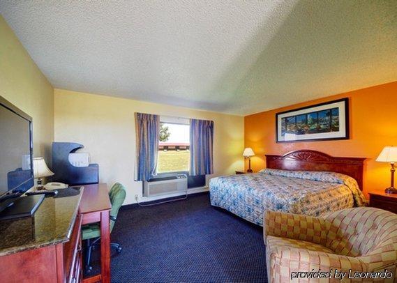 Rodeway Inn Perry Exterior photo
